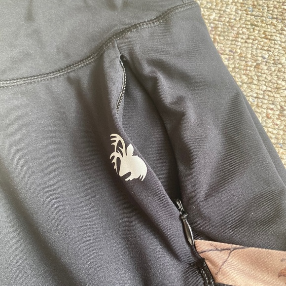 Ladies Legendary whitetails hunting Athletic leggings size small - Picture 7 of 8